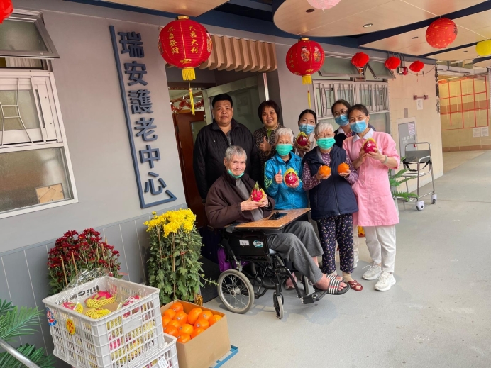 B善長人士馮生送生果202602２BBWhatsApp_Image_2026-02-17_at_12.06.23_PM